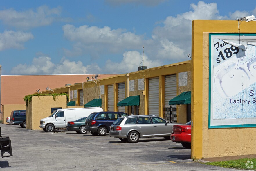 More Photos Of 7752-7776 NW 71st St, Miami Warehouse For Sale