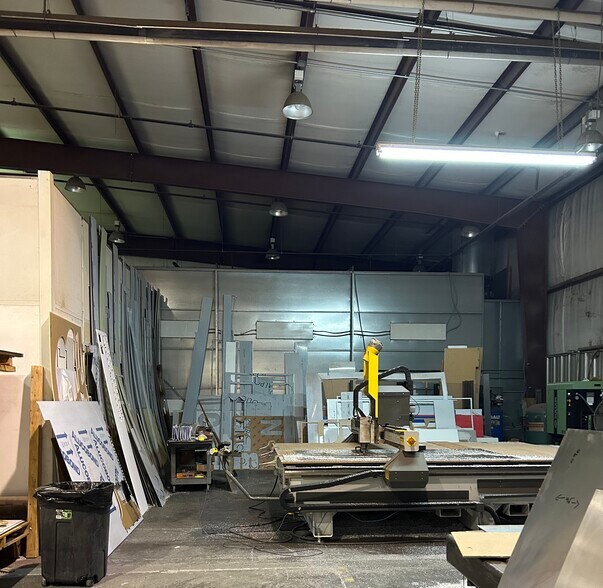 More Photos Of 334 Industrial Park Rd, Bluefield Industrial For Lease