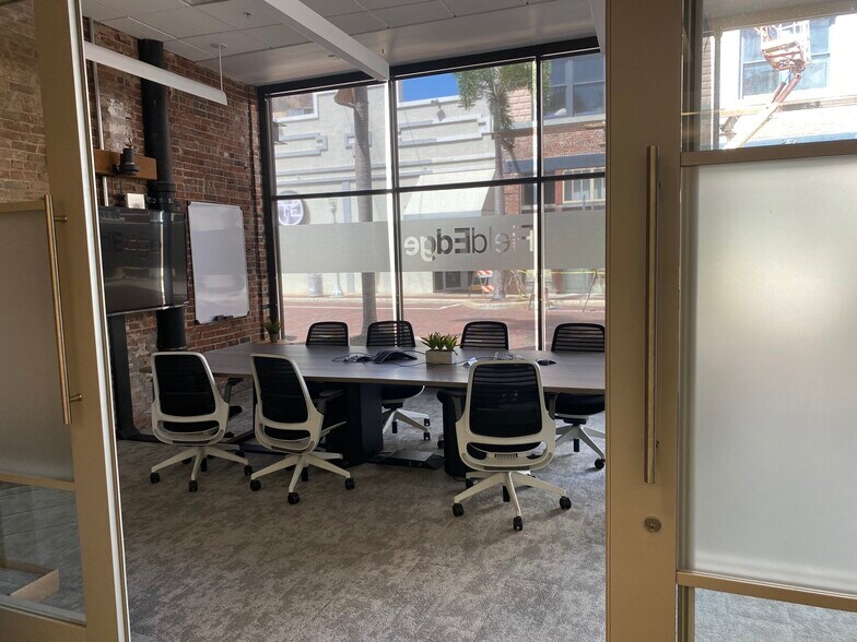 More Photos Of 1525 Hendry St, Fort Myers General Retail For Sale