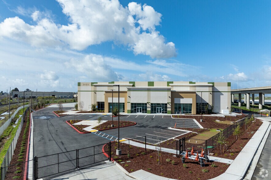 More Photos Of 3450 Collins Ave, Richmond Distribution For Lease