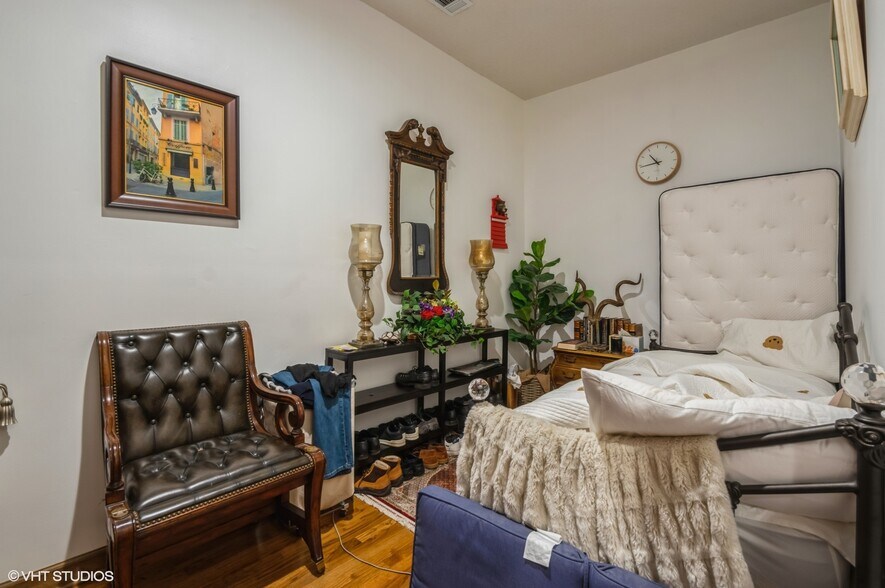 More Photos Of 1528 W Fullerton Ave, Chicago Storefront Retail Residential For Sale