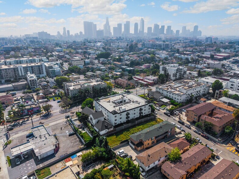 More Photos Of 2113 W Court St, Los Angeles Land For Sale
