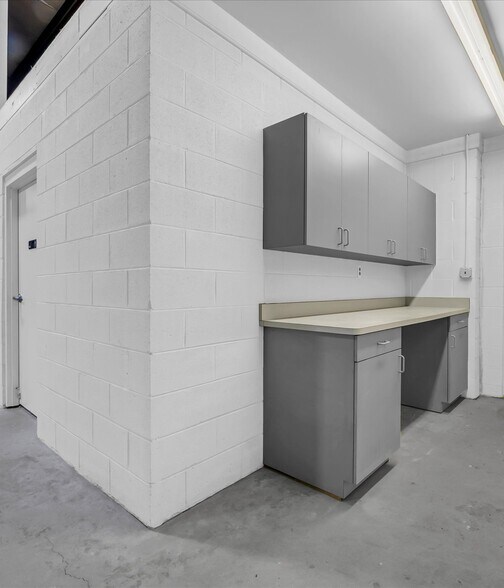 More Photos Of 12525 E 9 Mile Rd, Warren Warehouse For Sale