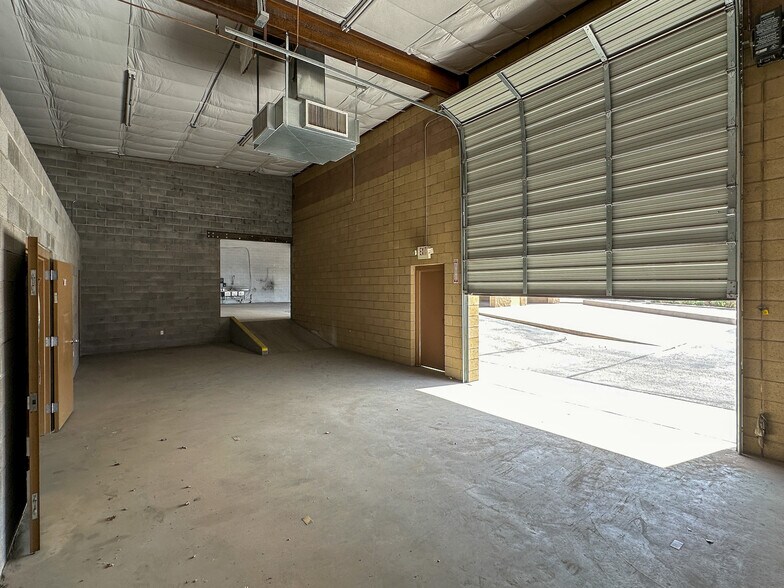 More Photos Of 801 Pendale Rd, El Paso Distribution For Sale