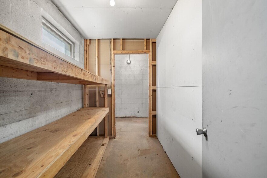 More Photos Of 4415 Burdick Expy E, Minot Office For Lease