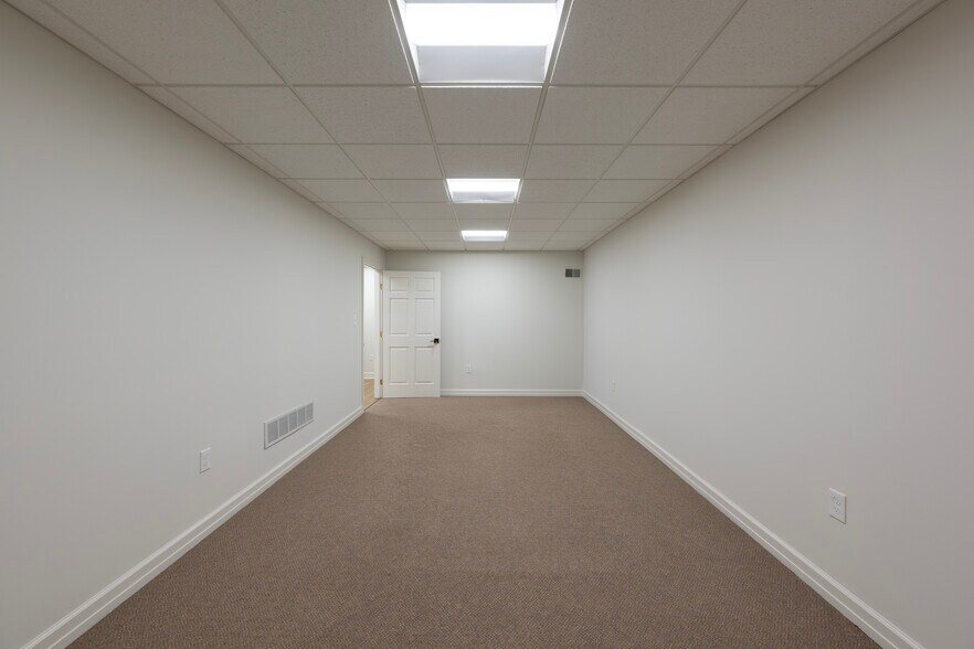 More Photos Of 814 Madison Ave, Covington Office Residential For Lease