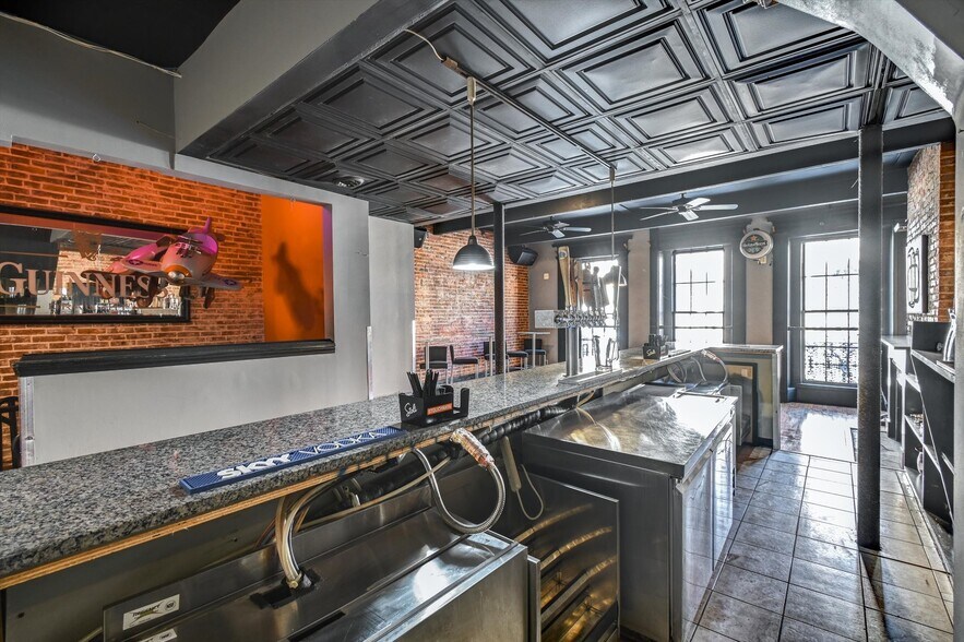 More Photos Of 15 E Centre St, Baltimore Bar For Sale
