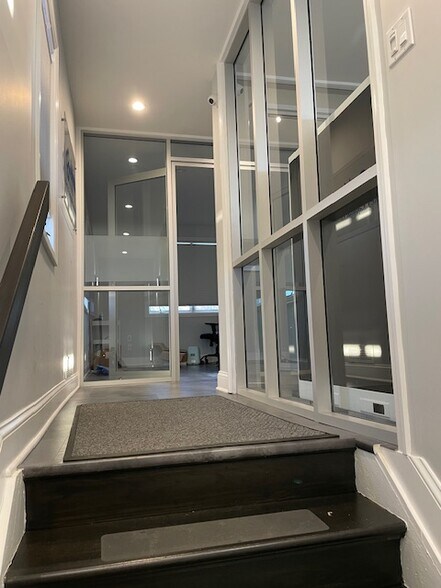 More Photos Of 3936 Amboy Rd, Staten Island Medical For Sale