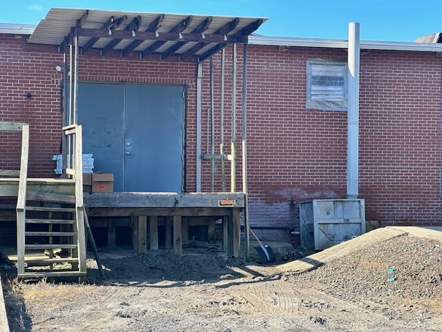 More Photos Of 41 E Salisbury St, Denton Warehouse For Sale