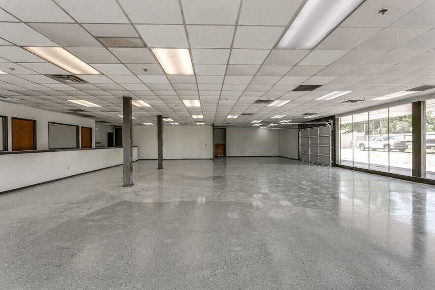 More Photos Of 3500 NW 39th St, Oklahoma City Office For Sale