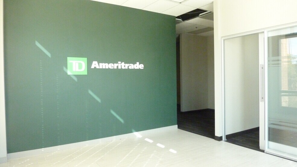 More Photos Of 3095 White Bear Ave N, Maplewood Freestanding For Lease