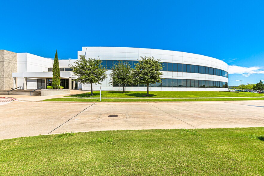 More Photos Of 601 S Sanden Blvd, Wylie Medical For Lease