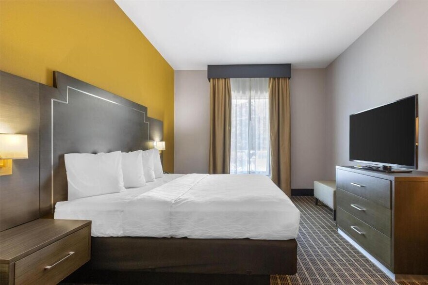 More Photos Of 13600 Hartman Ln, Walker Hotel For Sale