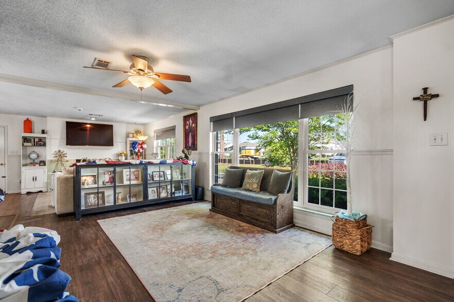 More Photos Of 695 Blue Jay Rd, Rincon General Retail For Sale