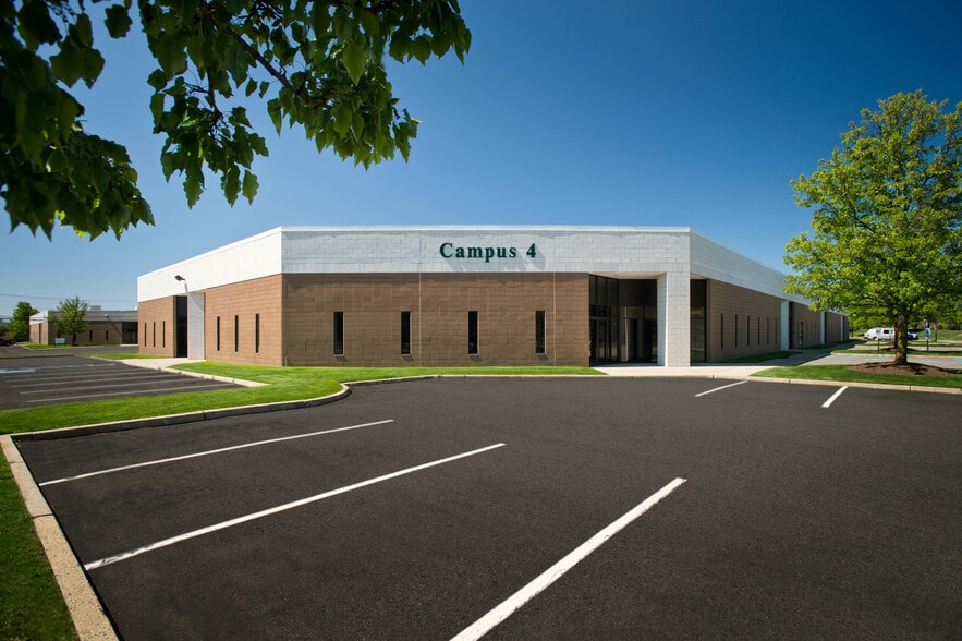 More Photos Of 266-300 Raritan Center Pky, Edison Light Distribution For Lease