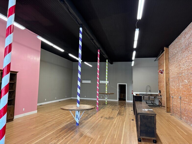 More Photos Of 211 E Main St, Dayton General Retail For Sale