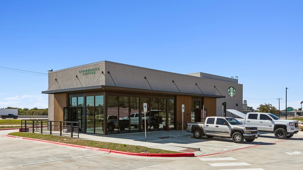 More Photos Of 2405 Salado Drive, Salado Fast Food For Sale