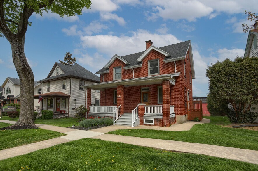 More Photos Of 421 W Chocolate Ave, Hershey Medical For Lease