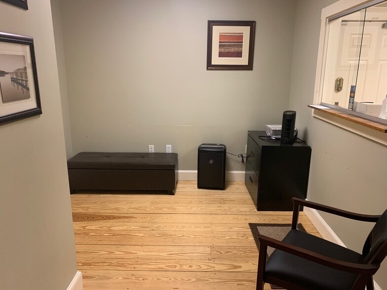 More Photos Of 172 Route 101, Bedford Office For Sale