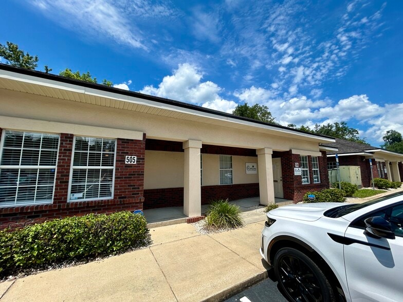 More Photos Of 13453 N Main St, Jacksonville Medical For Lease