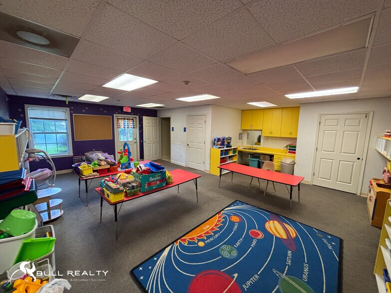 More Photos Of 231 Lana Dr, Gray Daycare Center For Sale