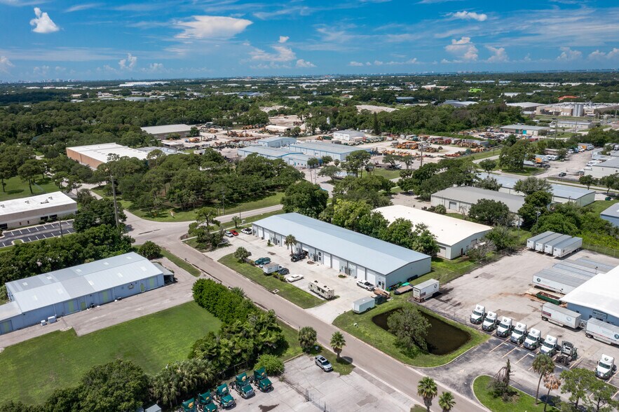 More Photos Of 6224 31st St E, Bradenton Warehouse For Lease