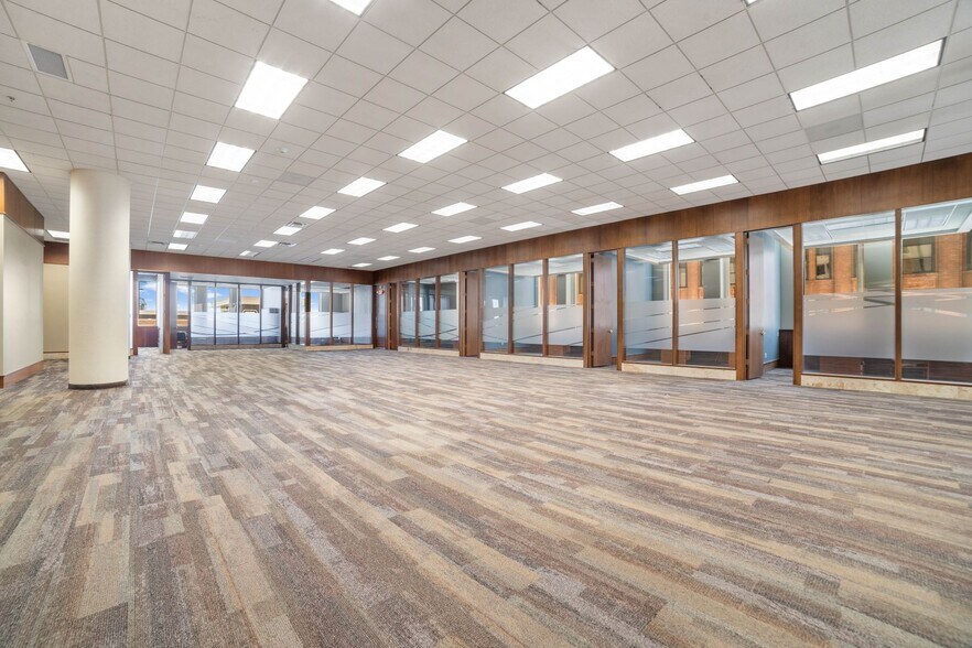 More Photos Of 230 W Superior St, Duluth Office For Sale