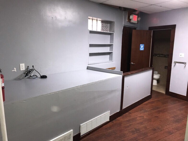 More Photos Of 19005 Mack Ave, Detroit Storefront Retail Office For Lease