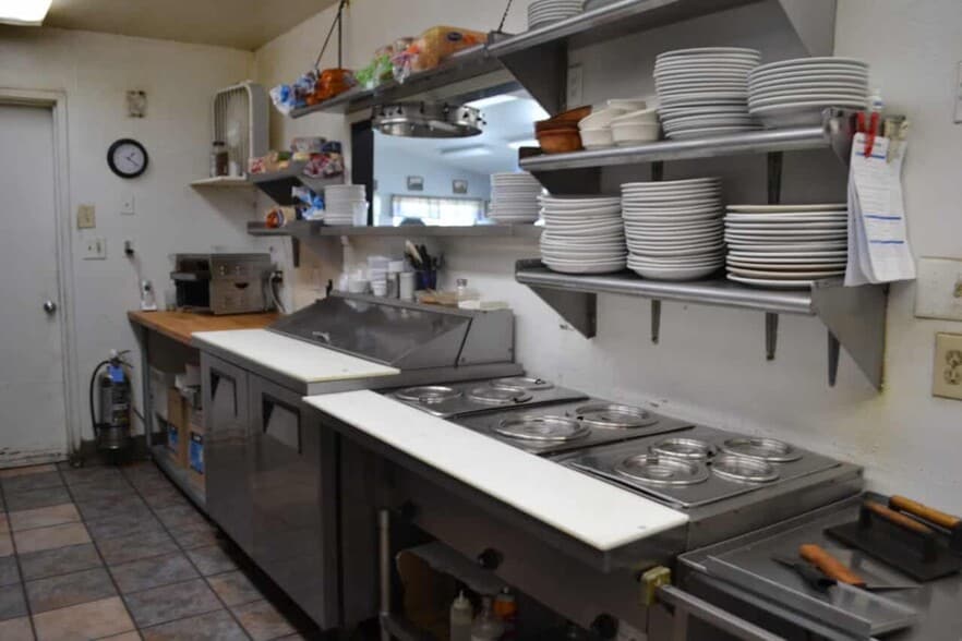 More Photos Of 308 W 12th St, Alturas Hotel For Sale