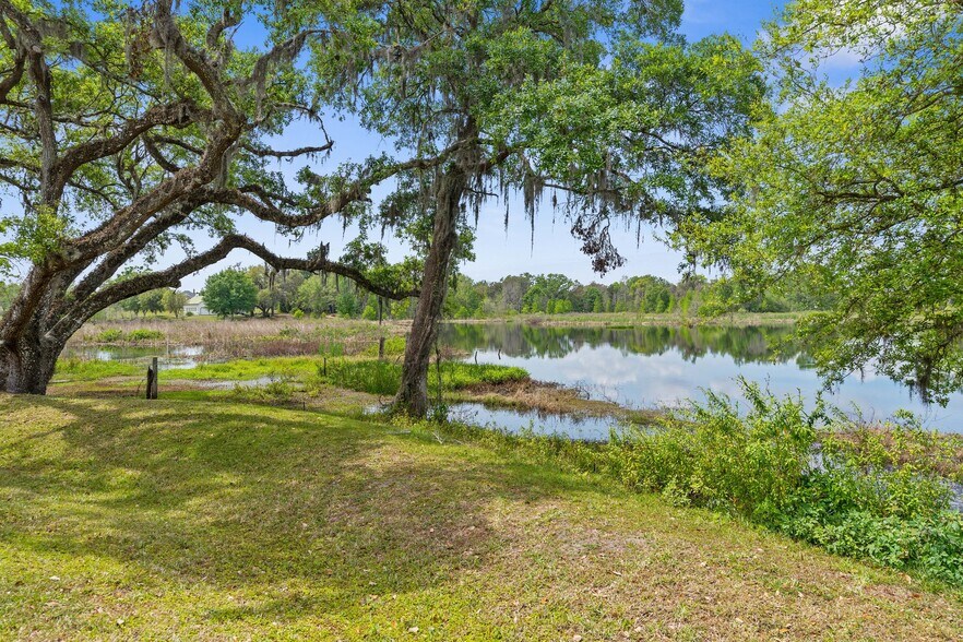 More Photos Of 14231 Old Mission Rd, Dade City Religious Facility For Sale
