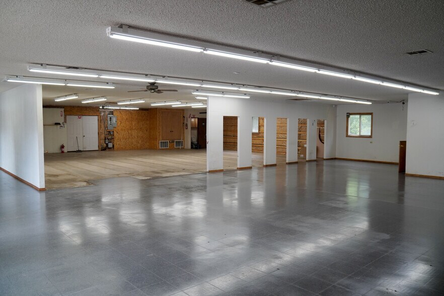More Photos Of 106 W 3rd St, Chandler Auto Repair For Sale
