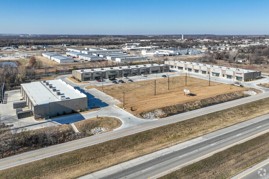 More Photos Of 314 E 5th Ave, Owasso Unknown For Lease