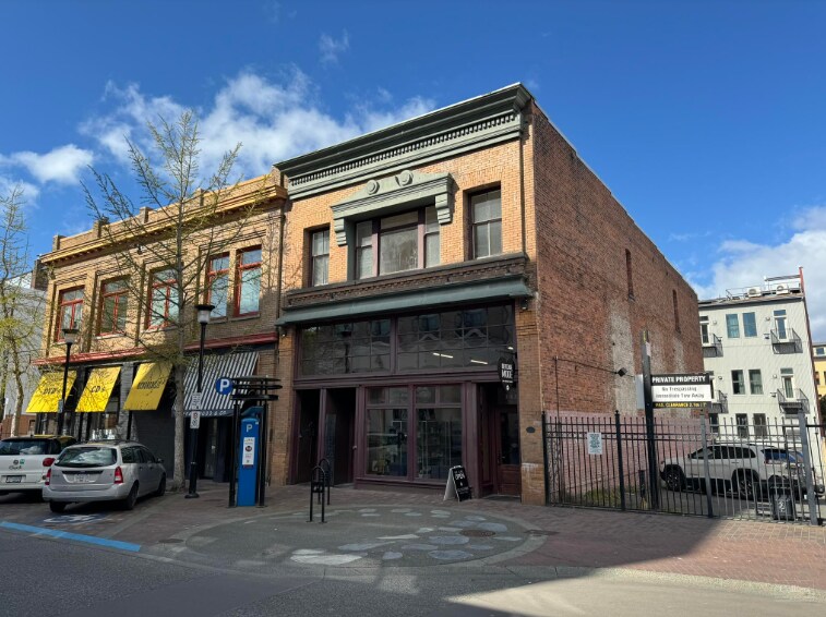 Primary Photo Of 1410 Broad St, Victoria General Retail For Lease