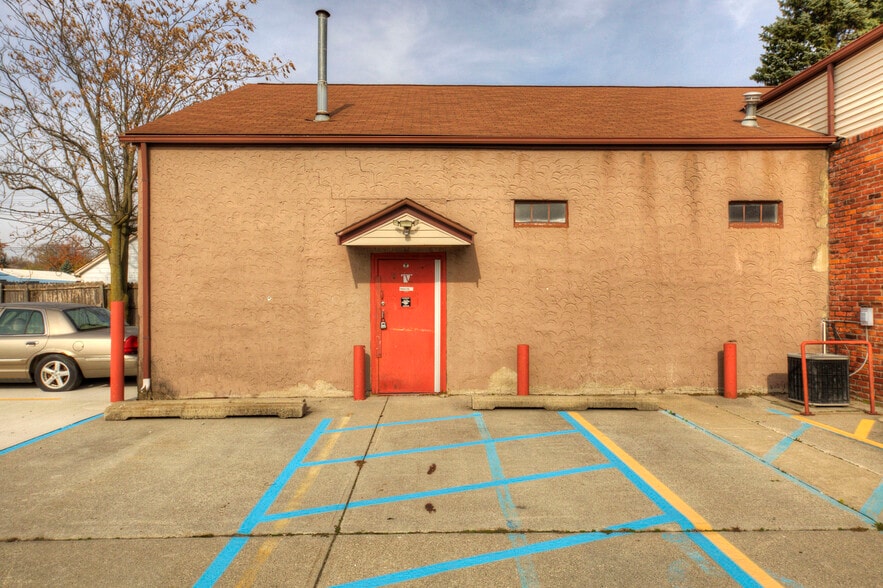 More Photos Of 36050 Goddard Rd, Romulus Auto Repair For Sale