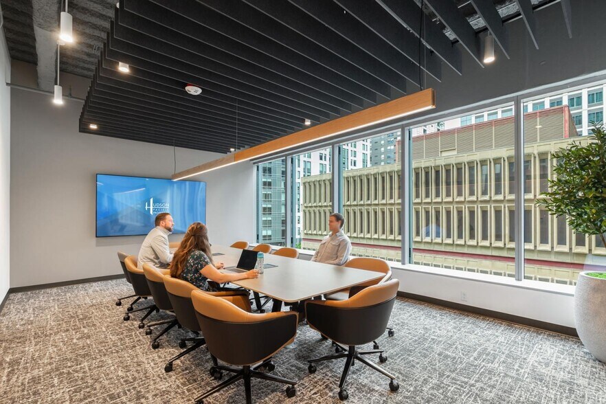 More Photos Of 1711 Boren Ave, Seattle Office For Lease