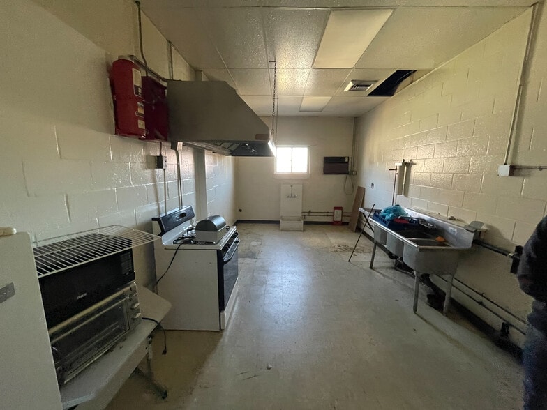 More Photos Of 7419 Washington Ave, Pittsburgh Office For Sale