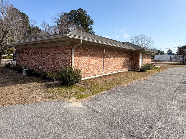 More Photos Of 137 Cedar Dr, Saint Stephen Office For Sale