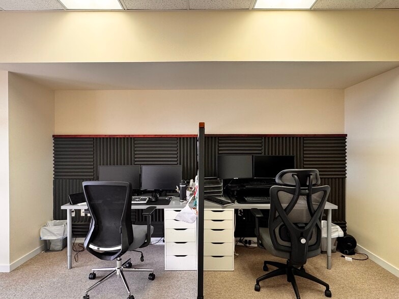 More Photos Of 669 Berkmar Ct, Charlottesville Office For Sale