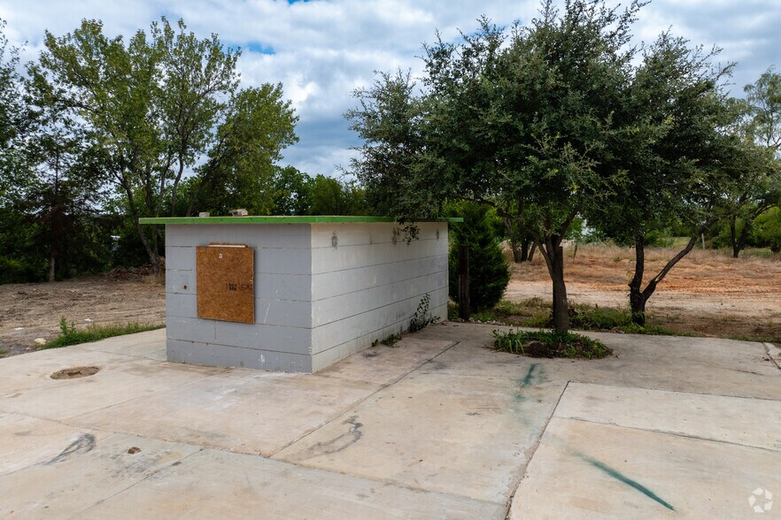 More Photos Of 1800 Logan St, Fort Worth Land For Sale