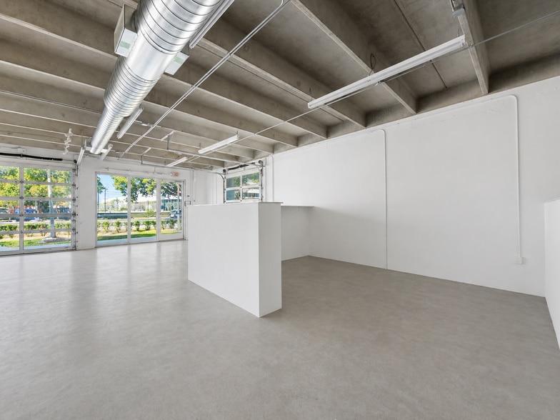 More Photos Of 410-470 NE 1st Ave, Hallandale Restaurant For Lease