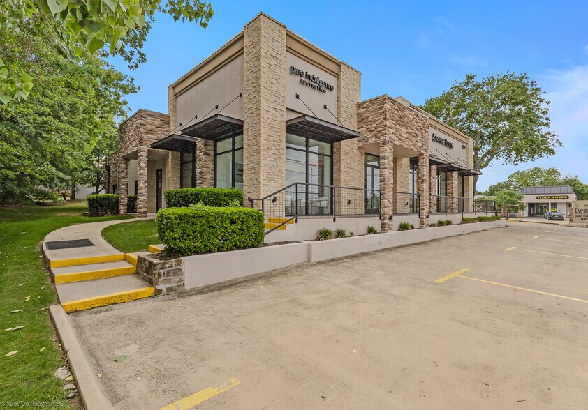 Primary Photo Of 1695 E Southlake Blvd, Southlake Freestanding For Lease