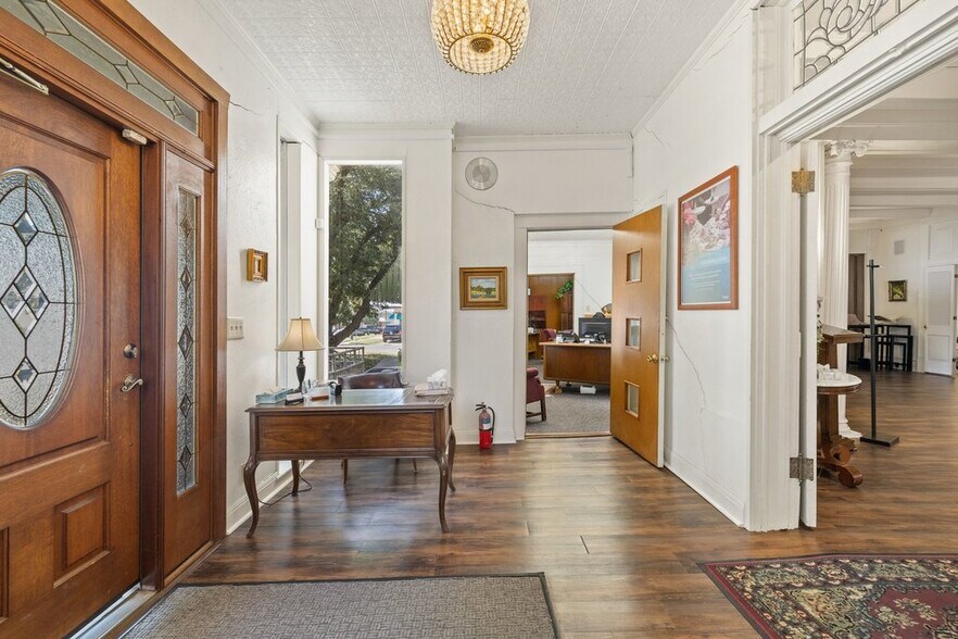 More Photos Of 503 Talbot St, Taylor Funeral Home For Sale