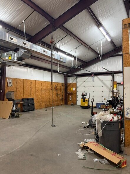 More Photos Of 12056 Stallings Commerce Dr, Matthews Showroom For Lease