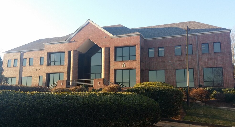More Photos Of 330 Pelham Rd, Greenville Medical For Lease