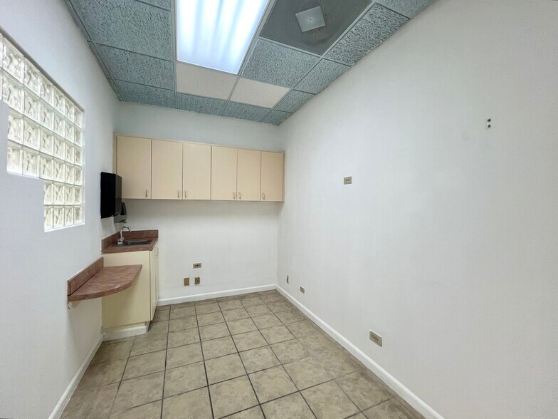 More Photos Of 4908 SW 8th St, Miami Medical For Lease