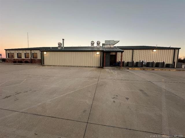 More Photos Of 207 Commerce Dr, Wewoka Restaurant For Sale