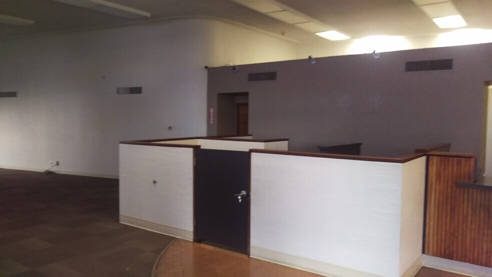 More Photos Of 112 N Grand Ave, Nogales General Retail For Sale