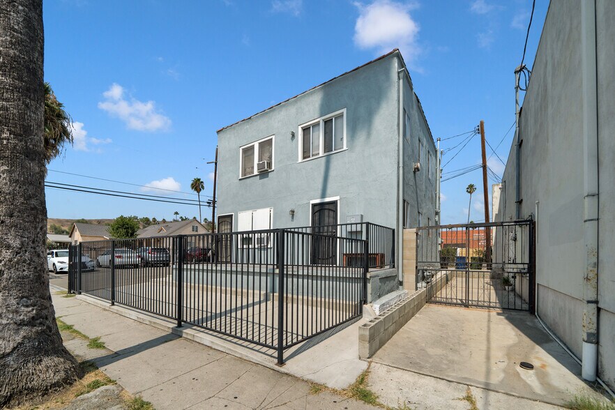 More Photos Of 4973-4975 N Huntington Dr, Los Angeles Storefront Retail Residential For Lease