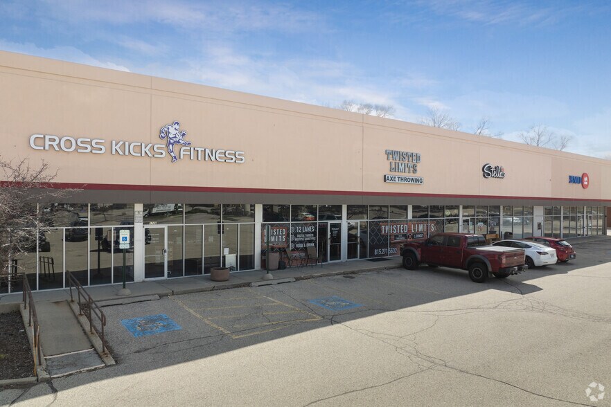 More Photos Of 1700-1860 N Richmond Rd, Mchenry Unknown For Sale