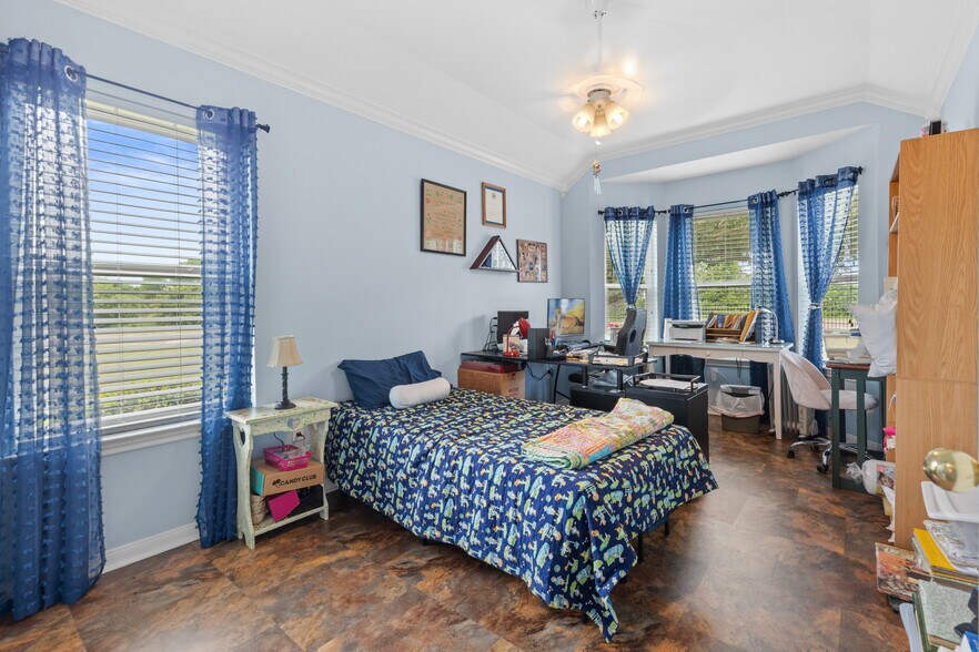More Photos Of 414 County Road 437, Eddy Service For Sale